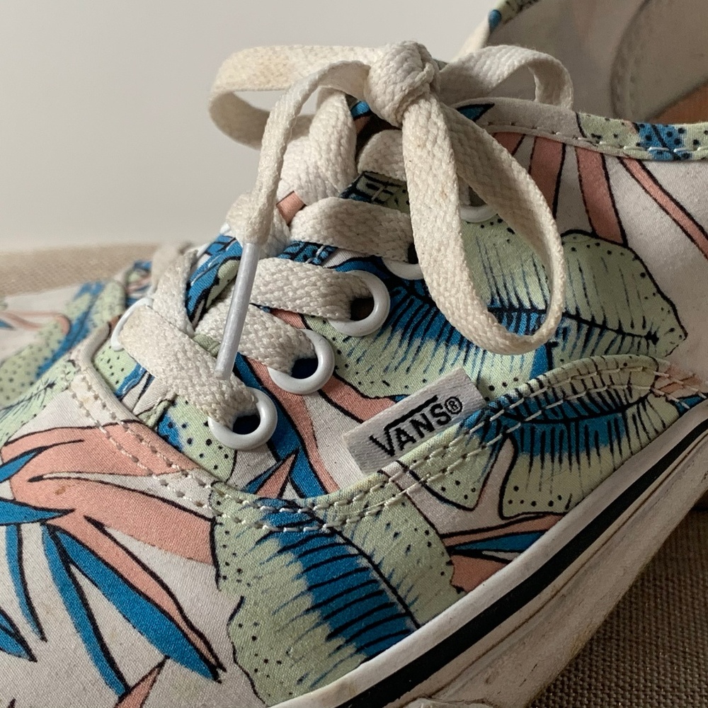 Vans - Picture 2 of 2